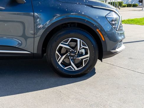 Certified 2025 Kia Sportage LX AWD/4WD image 32