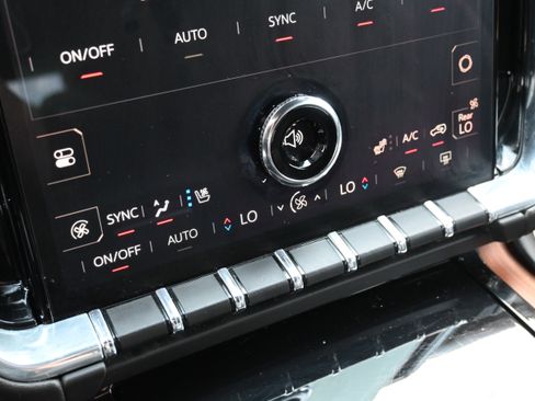 Used 2025 GMC Yukon Denali image 23