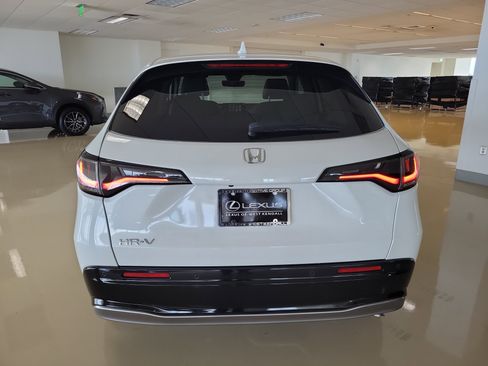 Used 2023 Honda HR-V EX-L image 7