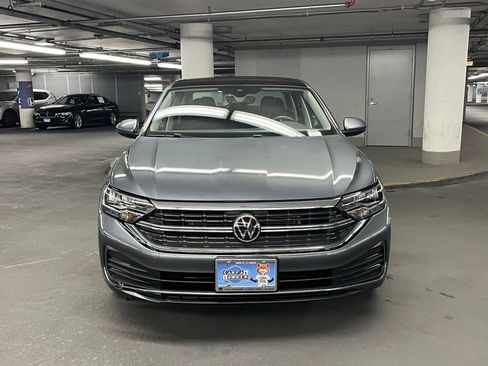 Used 2023 Volkswagen Jetta SE w/ Panoramic Sunroof Package FWD image 31