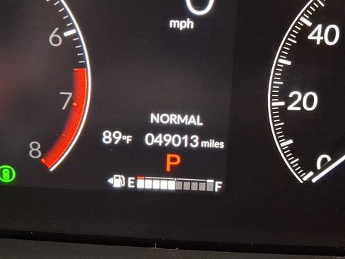 Used 2023 Honda Pilot Touring image 18
