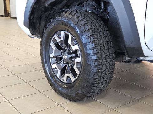 Used 2021 Toyota Tacoma TRD Off-Road w/ Technology Package image 30