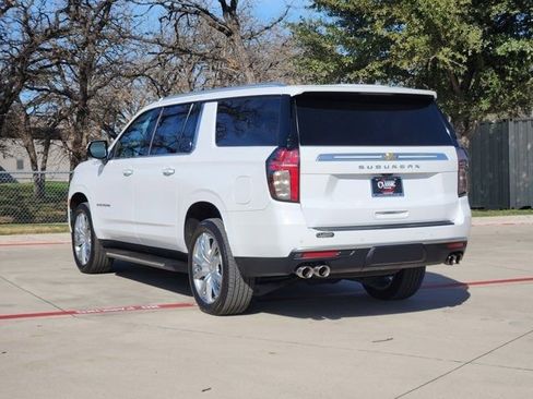 Used 2022 Chevrolet Suburban High Country image 2
