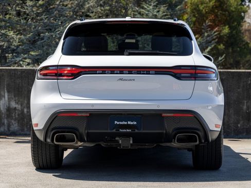 Certified 2026 Porsche Macan AWD/4WD image 10