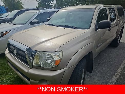 Used 2005 Toyota Tacoma 4x4 Double Cab image 2