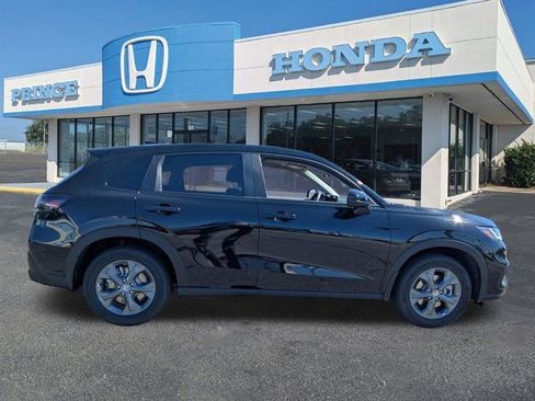 New 2026 Honda HR-V LX image 3