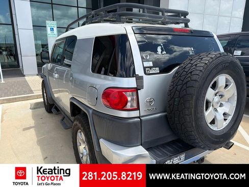 Used 2008 Toyota FJ Cruiser 4WD w/ Upgrade Pkg 1 image 9