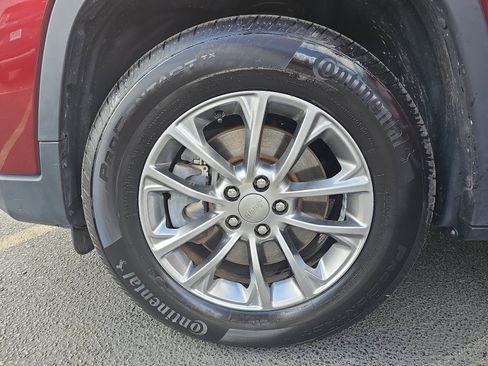 Used 2019 Jeep Cherokee Latitude Plus w/ Cold Weather Group image 33