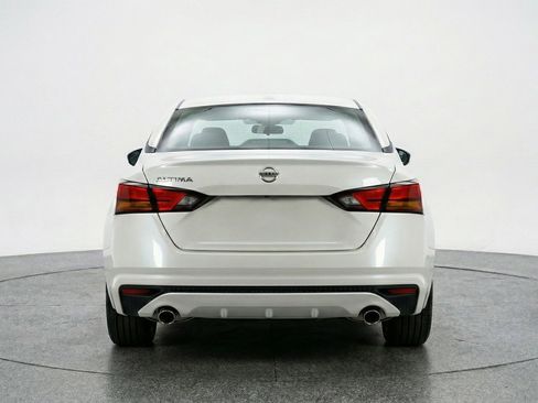 Used 2025 Nissan Altima 2.5 SV image 7