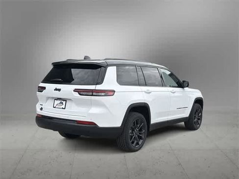 New 2025 Jeep Grand Cherokee L Limited image 8
