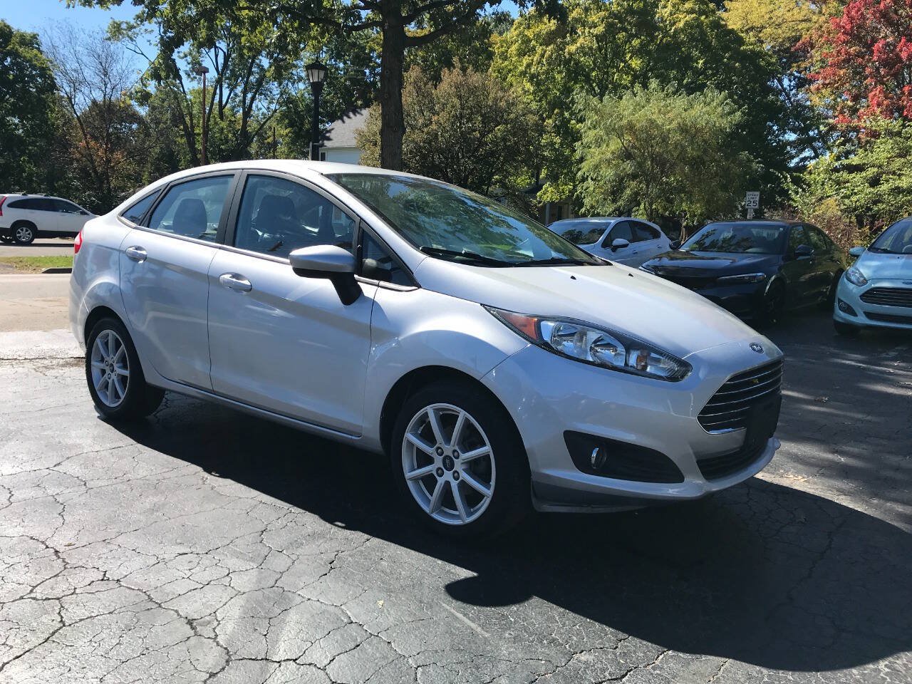 Used 2019 Ford Fiesta SE w/ Equipment Group 201A FWD image 2