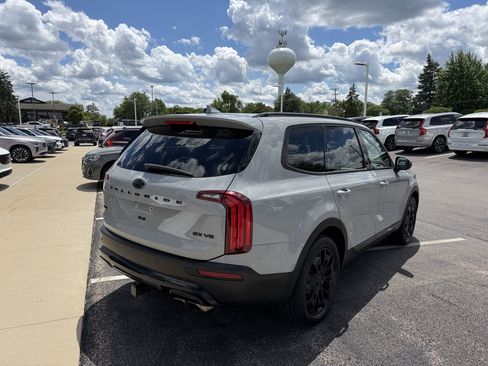 Used 2021 Kia Telluride EX w/ EX Premium Package AWD/4WD image 4