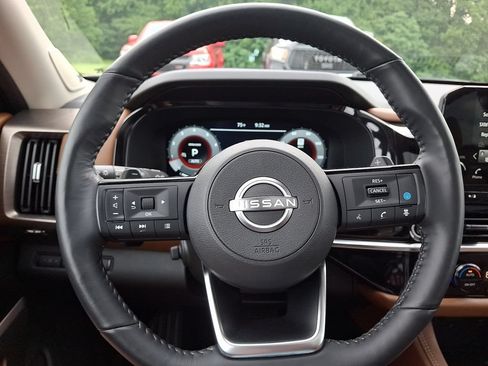 Used 2024 Nissan Pathfinder Platinum AWD/4WD image 20