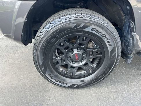Used 2021 Toyota 4Runner TRD Off-Road Premium w/ Moonroof Package AWD/4WD image 8