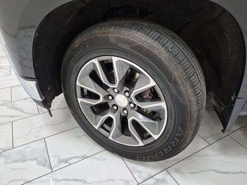 Used 2019 Chevrolet Silverado 1500 LT w/ Texas Edition image 34