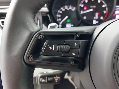 Certified 2026 Porsche Macan AWD/4WD image 19