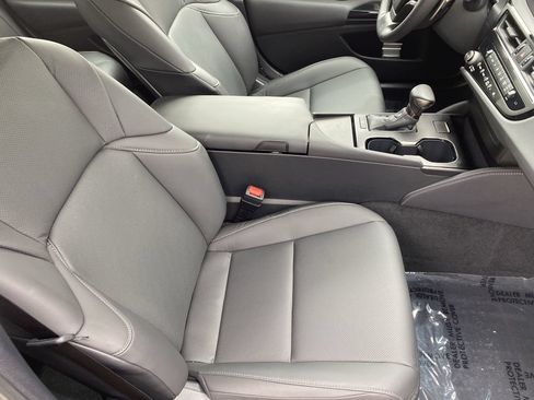 Used 2025 Lexus ES 350 FWD image 19