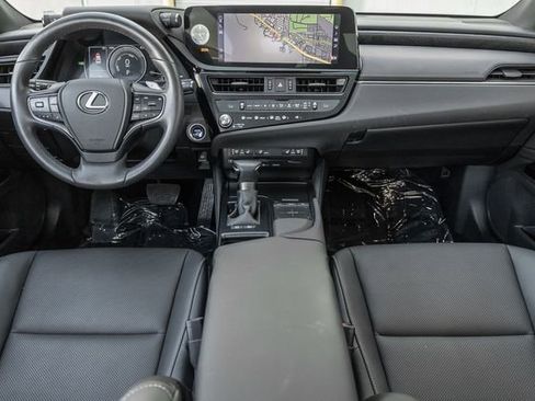 Used 2022 Lexus ES 300h w/ Premium Package image 6