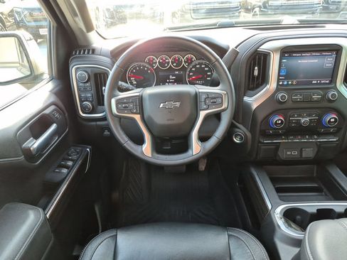 Used 2022 Chevrolet Silverado 1500 RST AWD/4WD image 33