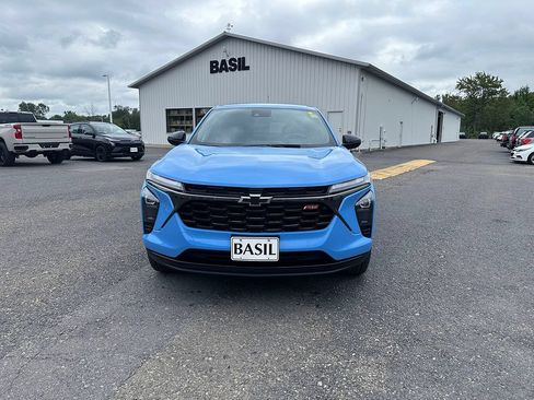 Used 2024 Chevrolet Trax RS w/ Driver Confidence Package FWD image 9