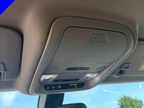 Used 2018 Chevrolet Equinox LT FWD image 26