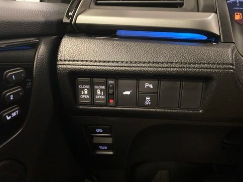 Certified 2025 Honda Odyssey Touring image 18