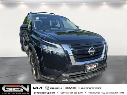 Used 2022 Nissan Pathfinder SV w/ SV Premium Package