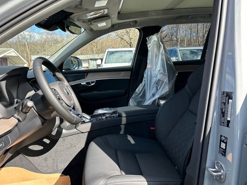 New 2026 Volvo XC90 B6 Plus w/ Protection Package Premier image 10