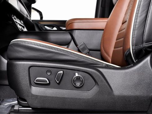 Used 2023 GMC Yukon Denali Ultimate image 5