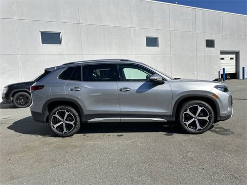 New 2025 Volkswagen Tiguan SE image 6