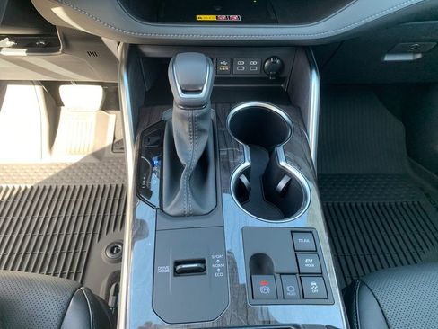 New 2026 Toyota Highlander Platinum AWD/4WD image 26