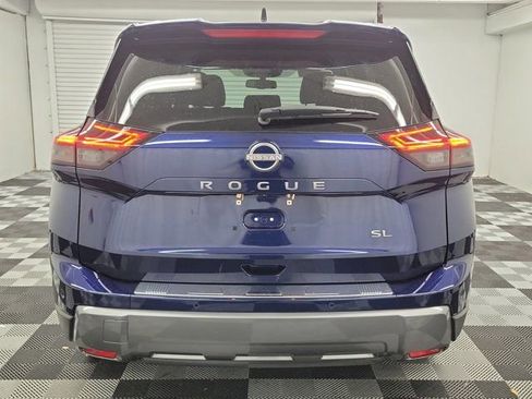 Certified 2025 Nissan Rogue SL FWD image 5