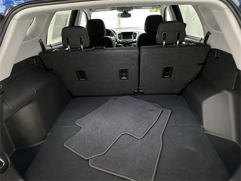 Used 2020 GMC Terrain SLE w/ Driver Convenience Package image 16