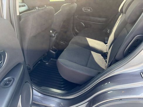 Used 2018 Honda HR-V EX image 11