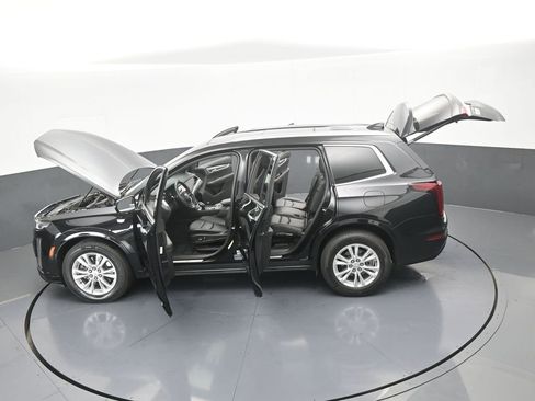 Used 2023 Cadillac XT6 Luxury image 70