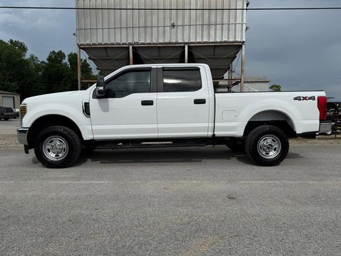 Used 2019 Ford F250 XL w/ Power Equipment Group AWD/4WD image 2