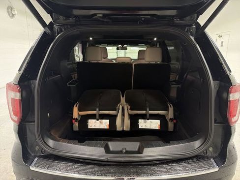 Used 2018 Ford Explorer XLT w/ Equipment Group 202A image 16