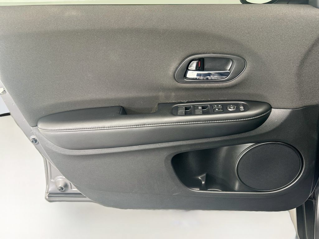Used 2019 Honda HR-V LX image 22