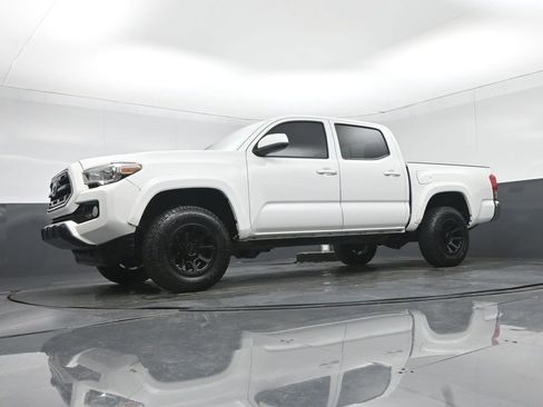 Used 2017 Toyota Tacoma SR5 image 51
