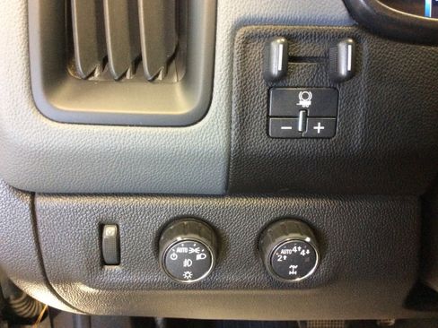 Used 2018 Chevrolet Colorado Z71 w/ Centennial Edition image 16