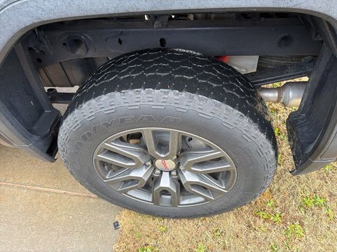 Used 2022 GMC Sierra 1500 AT4 w/ AT4 Premium Package image 7