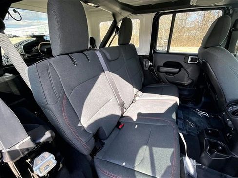 Used 2025 Jeep Wrangler Unlimited Rubicon image 27
