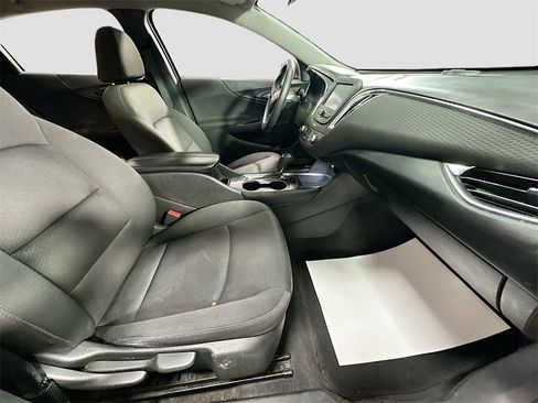 Used 2018 Chevrolet Malibu LT image 25