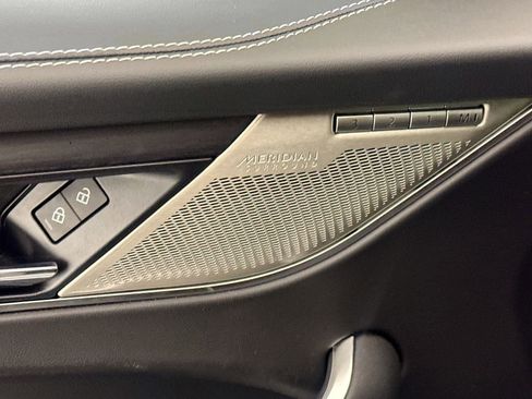 Certified 2025 Jaguar F-PACE R-Dynamic S AWD/4WD image 18