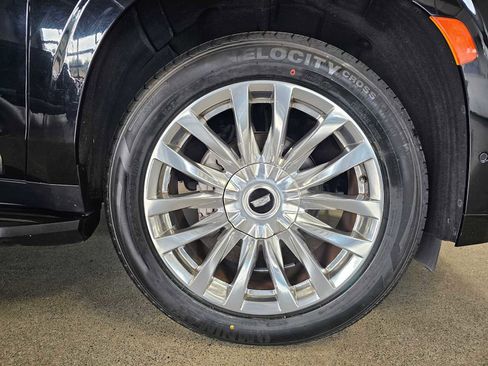 Used 2023 Cadillac Escalade Premium Luxury w/ Performance Package AWD/4WD image 9