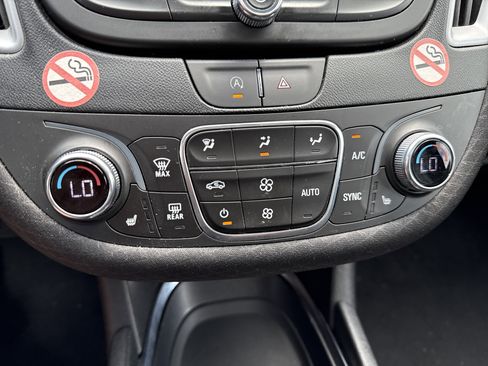 Used 2023 Chevrolet Malibu LT image 25