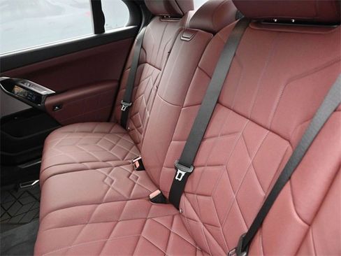 New 2026 BMW i7 eDrive50 w/ M Sport Package image 10