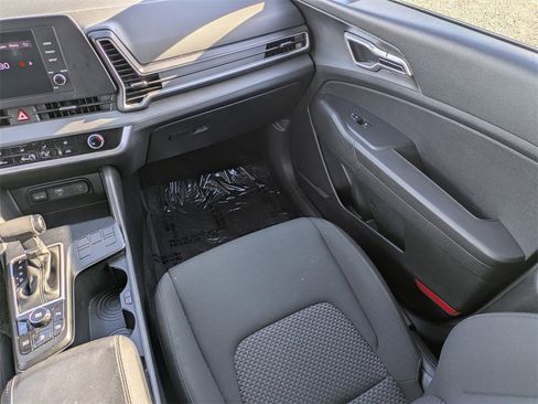Used 2024 Kia Sportage LX image 16