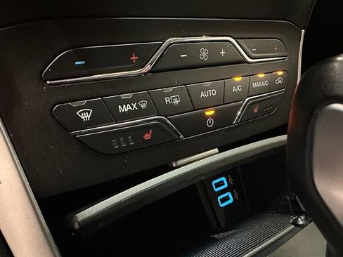 Used 2017 Ford Edge SEL w/ Equipment Group 201A AWD/4WD image 10