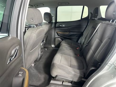 Used 2019 GMC Acadia SLE image 25